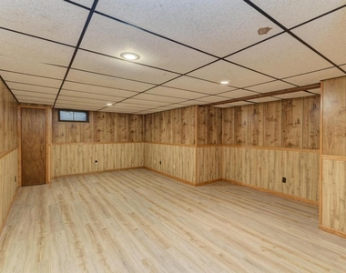 1102 Country Drive - Photo Thumbnail 31