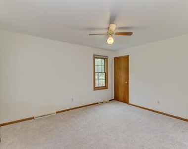 1102 Country Drive - Photo Thumbnail 25