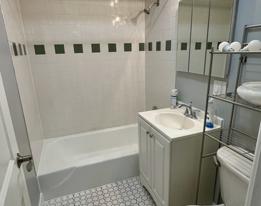 7120 N Sheridan Road - Photo Thumbnail 10