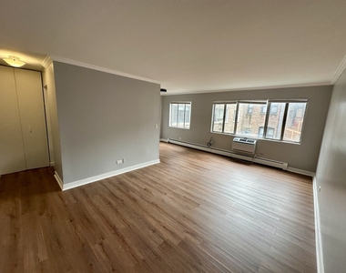 7120 N Sheridan Road - Photo Thumbnail 1