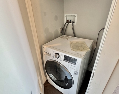2407 W Eastwood Avenue - Photo Thumbnail 10