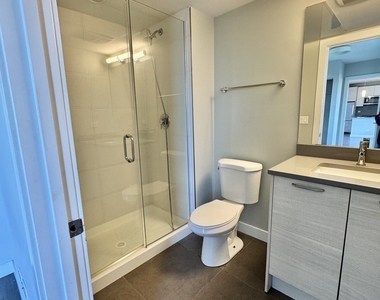 2407 W Eastwood Avenue - Photo Thumbnail 8