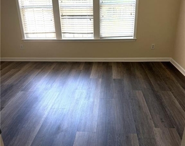 4021 Howell Park Road - Photo Thumbnail 17
