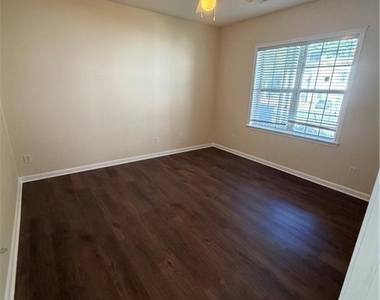 4021 Howell Park Road - Photo Thumbnail 5
