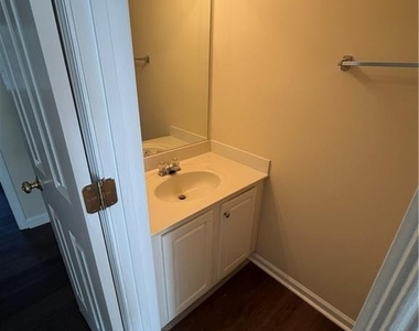 4021 Howell Park Road - Photo Thumbnail 3