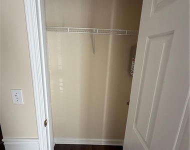 4021 Howell Park Road - Photo Thumbnail 6