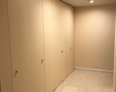 680 N Lake Shore Drive - Photo Thumbnail 9