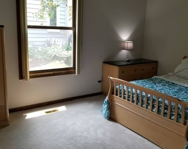 952 Norwood Court - Photo Thumbnail 11