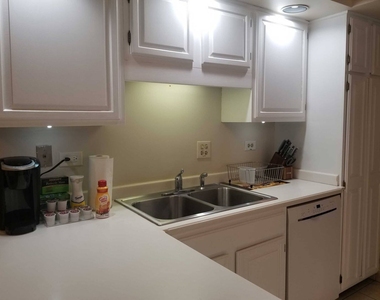 952 Norwood Court - Photo Thumbnail 6