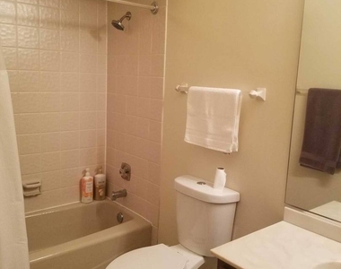 952 Norwood Court - Photo Thumbnail 13
