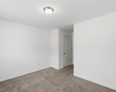 4987 Longview Walk - Photo Thumbnail 29
