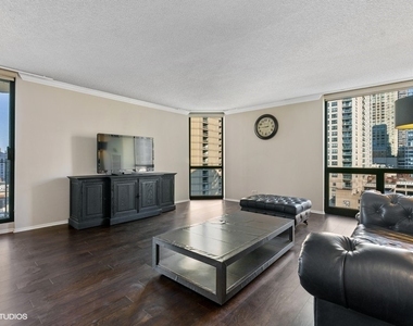 70 W Huron Street - Photo Thumbnail 1