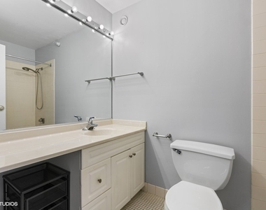 70 W Huron Street - Photo Thumbnail 6