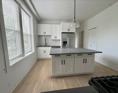 3416 W Schubert Avenue - Photo Thumbnail 2