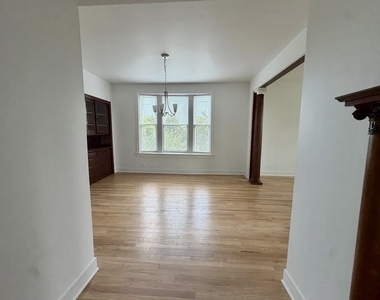 3416 W Schubert Avenue - Photo Thumbnail 4