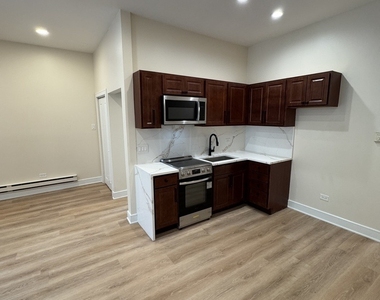 444 N State Street - Photo Thumbnail 4