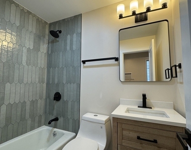 444 N State Street - Photo Thumbnail 10