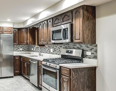 4850 N Albany Avenue - Photo Thumbnail 3