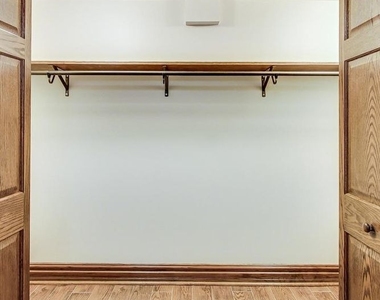 4850 N Albany Avenue - Photo Thumbnail 9