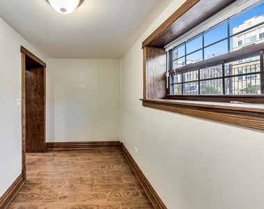 4850 N Albany Avenue - Photo Thumbnail 18