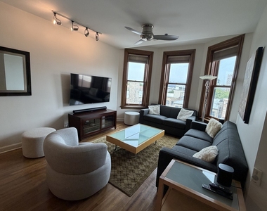 550 W Surf Street - Photo Thumbnail 1