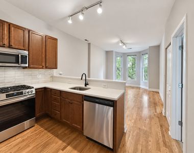 1830 W Superior Street - Photo Thumbnail 1