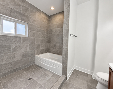 1830 W Superior Street - Photo Thumbnail 10