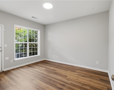 1307 Greychurch Way - Photo Thumbnail 16