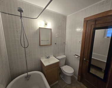 4116 N Maplewood Avenue - Photo Thumbnail 10