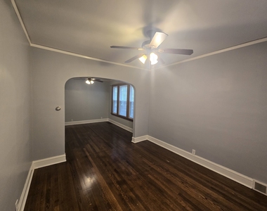 4116 N Maplewood Avenue - Photo Thumbnail 1