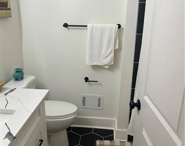 3278 Amhurst Drive Nw - Photo Thumbnail 12