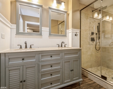 2417 N Ridgeway - Photo Thumbnail 14