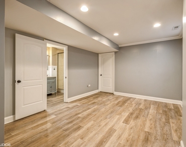 2417 N Ridgeway - Photo Thumbnail 12