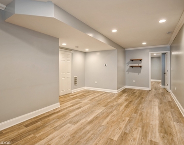2417 N Ridgeway - Photo Thumbnail 10