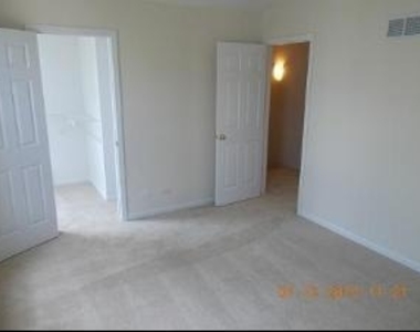 1085 Symphony Drive - Photo Thumbnail 7