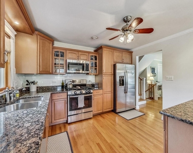 1105 W Miner Street - Photo Thumbnail 6