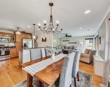 1105 W Miner Street - Photo Thumbnail 5
