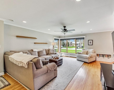 1105 W Miner Street - Photo Thumbnail 2