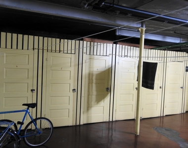 1436 W Thome Avenue - Photo Thumbnail 13
