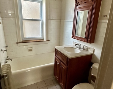 1436 W Thome Avenue - Photo Thumbnail 8