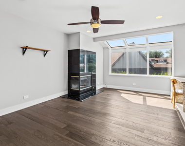 933 W Essex Place - Photo Thumbnail 5