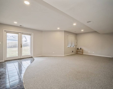 933 W Essex Place - Photo Thumbnail 13
