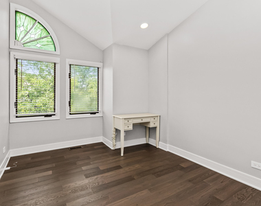 933 W Essex Place - Photo Thumbnail 11