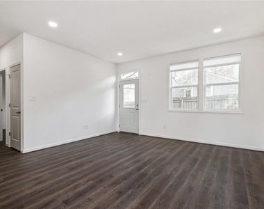 1060 Grant Way Se - Photo Thumbnail 3