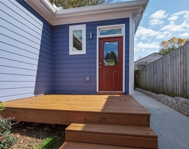 1060 Grant Way Se - Photo Thumbnail 1