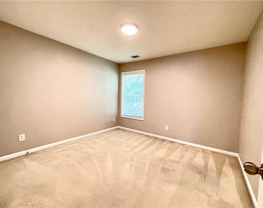 2852 Briaroak Drive - Photo Thumbnail 10