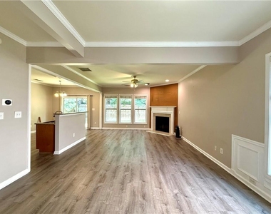2852 Briaroak Drive - Photo Thumbnail 2