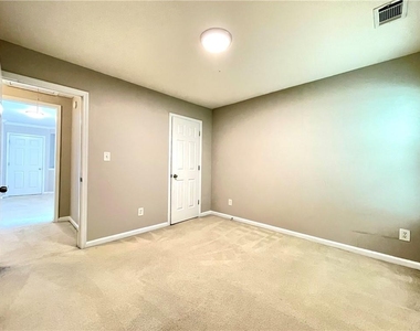 2852 Briaroak Drive - Photo Thumbnail 9