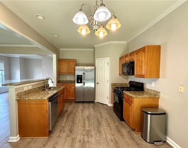 2852 Briaroak Drive - Photo Thumbnail 3