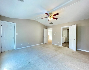 2852 Briaroak Drive - Photo Thumbnail 5